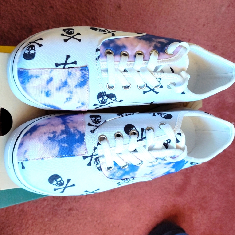 Skull Tennis Shoes